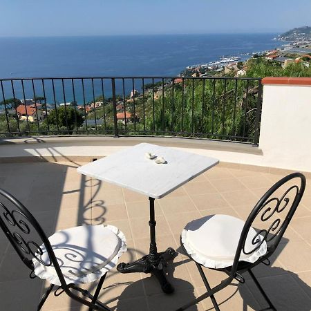 La Casa Di Sissi B&B Sanremo Dış mekan fotoğraf